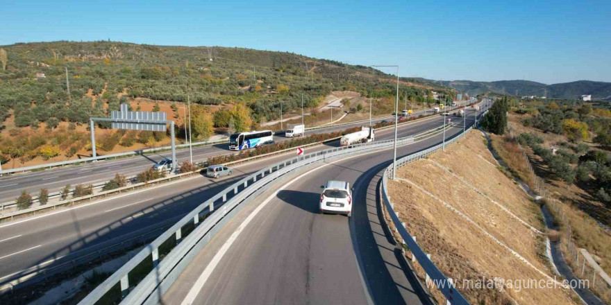 Ulaştırma ve Altyapı Bakanı Abdulkadir Uraloğlu: “2024 yılı ekim ayı itibariyle toplam 177 kilometre motorcu dostu bariyer montajını tamamladık”