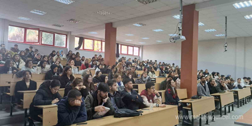 Üniversite öğrencilerine “Eş Seçimi ve Evlilik” semineri