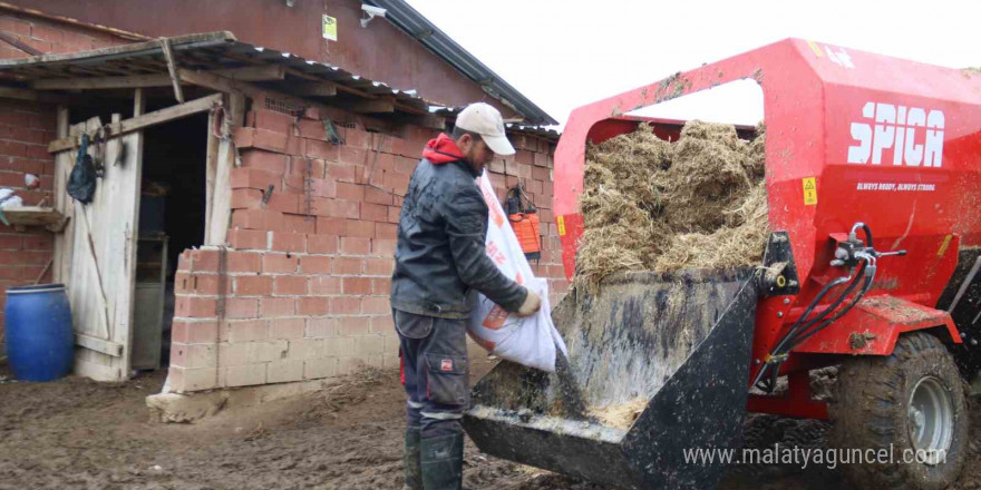 Üniversiteli çoban kış mevsiminde küçükbaş hayvan bakımının zorluklarını anlattı