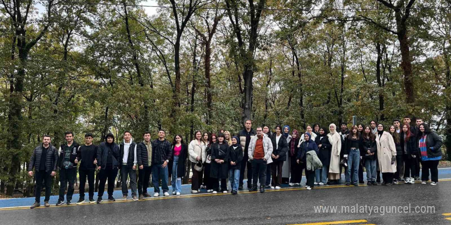 Üniversiteli öğrenciler Sakarya’nın tarihinde yolculuğa çıktı