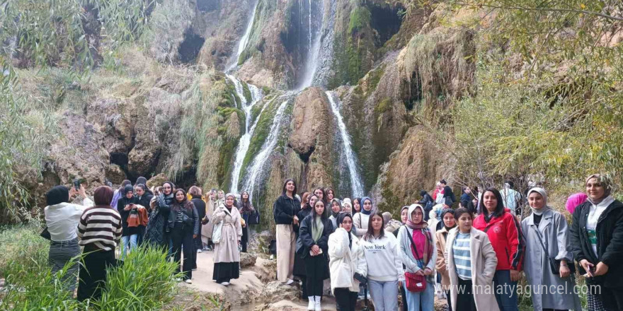 Üniversiteyi bu sene kazananlar Erzincan’ı gezdi