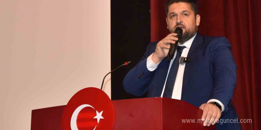 Ünlü yazar ve şair Nurullah Genç Ahlat’ta söyleşi yaptı