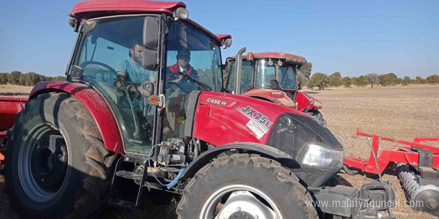 Uşak İl Tarım ve Orman Müdürü Serkan Bilir çiftçileri ziyaret etti