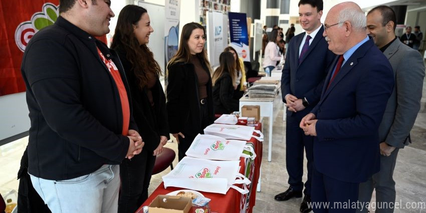 Uşak Üniversitesi Kariyer Günü’24 yoğun ilgi gördü