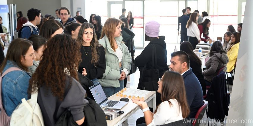 Uşak Üniversitesi Kariyer Günü’24 yoğun ilgi gördü