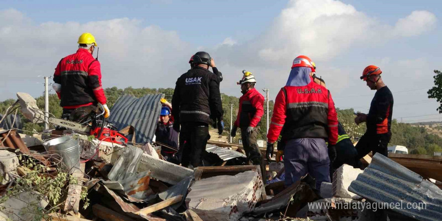 Uşak’ta gerçeğini aratmayan deprem tatbikatı