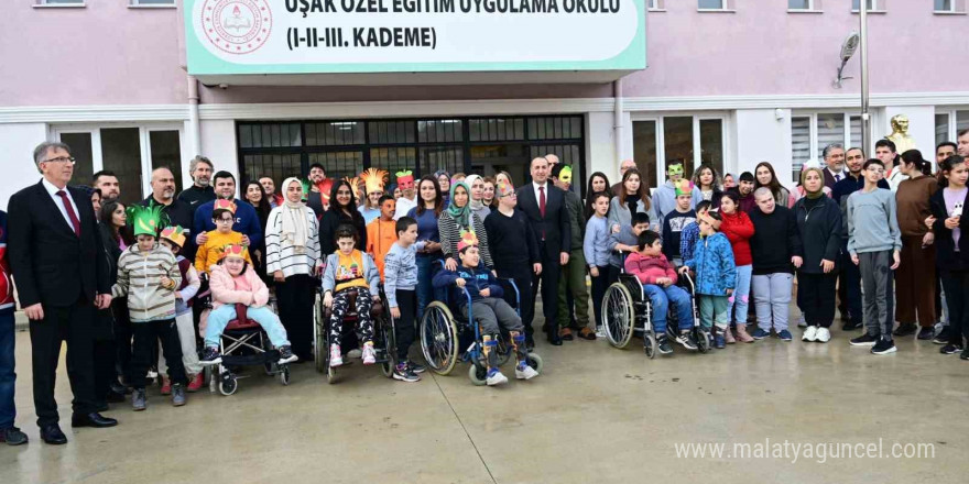 Uşak’ta ‘Okulumda Sağlıklı Besleniyorum’ projesi meyve şenliği etkinliği yapıldı