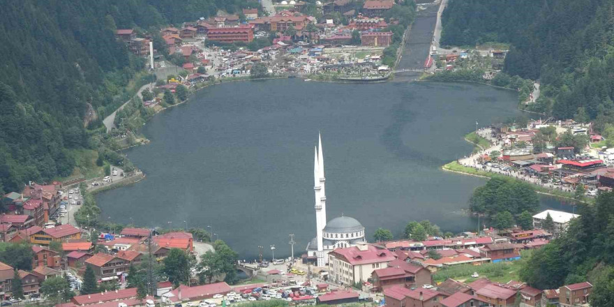 Uzungöl’ün eski görünümüne kavuşturulması için çalışmalar Ekim ayı başından itibaren yeniden başlayacak