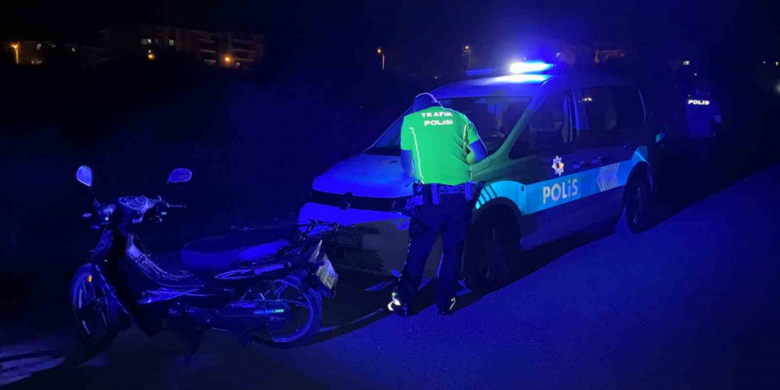 Uzunköprü’de 'dur' ihtarına uymayan ehliyetsiz sürücü polis kovalamacası sonucu yakalandı