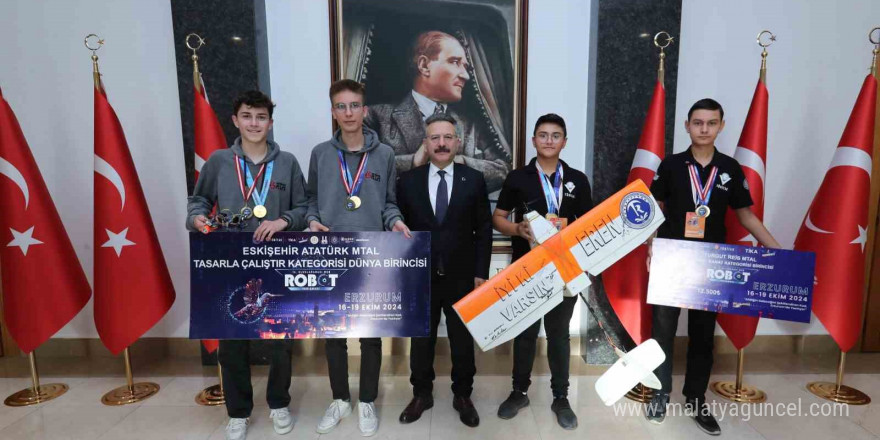 Vali Aksoy, 'Uluslararası MEB Robot Yarışması' dünya birincilerini makamında misafir etti