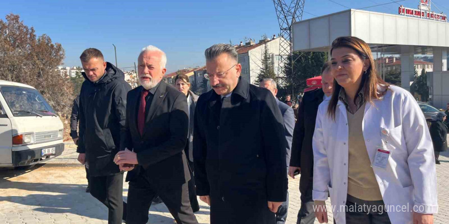 Vali Aksoy Yunus Emre Devlet Hastanesi’nin yeni otoparkını inceledi