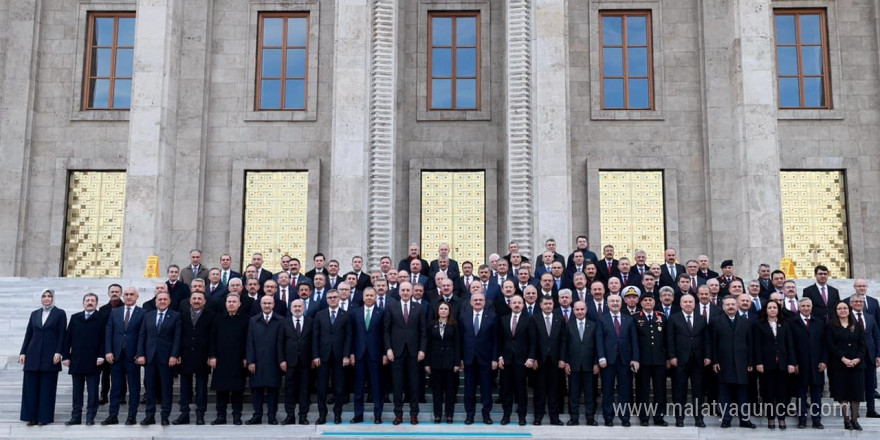 Vali Aydoğdu Gazi Meclisinde düzenlenen programa katıldı