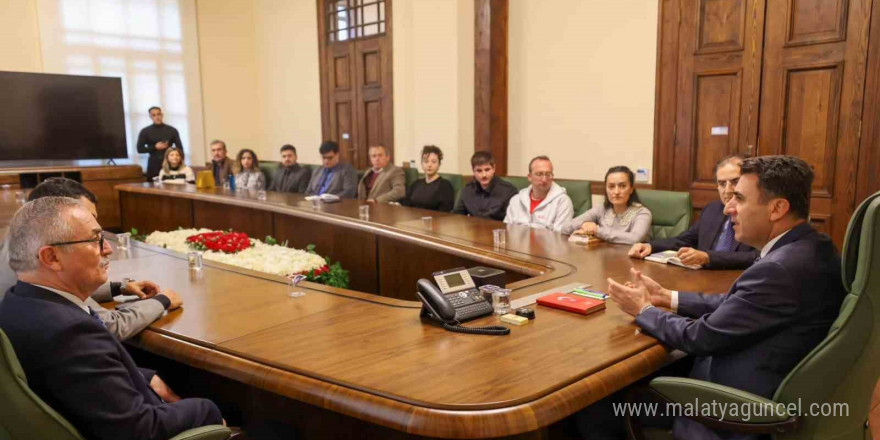 Vali Aygöl, ’Öğretmen Akademileri’ programının ilk dersinde