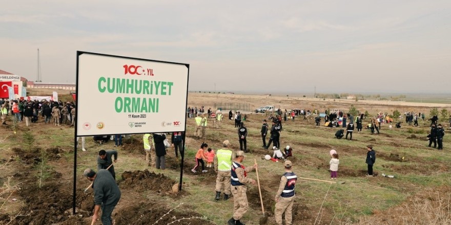 Vali Çakır: “Cumhuriyetimizin 100. yılına nefes olmak için fidan diktik”