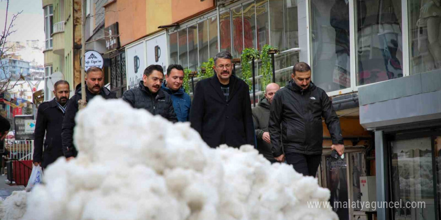 Vali Çelik karla mücadele çalışmalarına inceledi