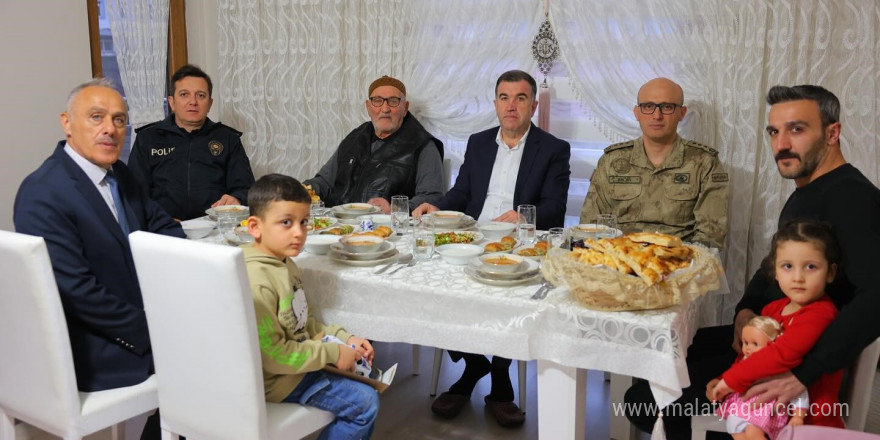 Vali Eldivan şehit ailesinin iftar sofrasına misafir oldu