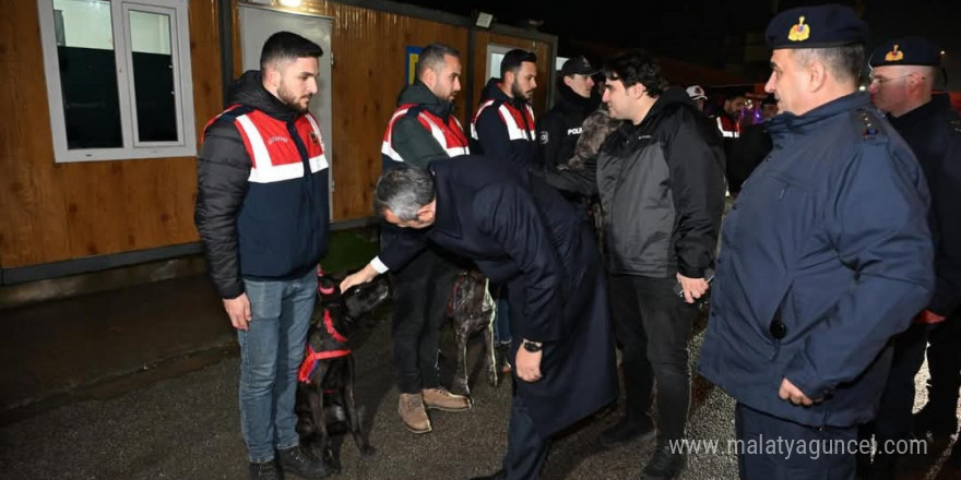 Vali Sezer görev başındaki kamu personeliyle bir araya geldi