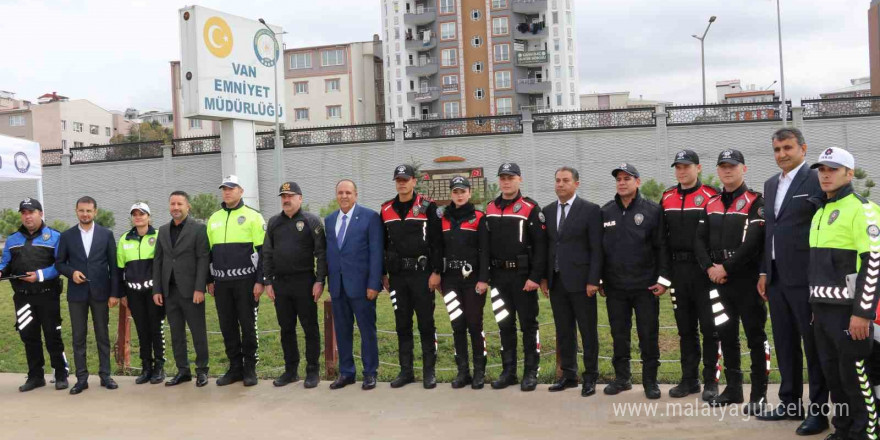 Van Emniyet Müdürlüğüne yeni araçlar teslim edildi