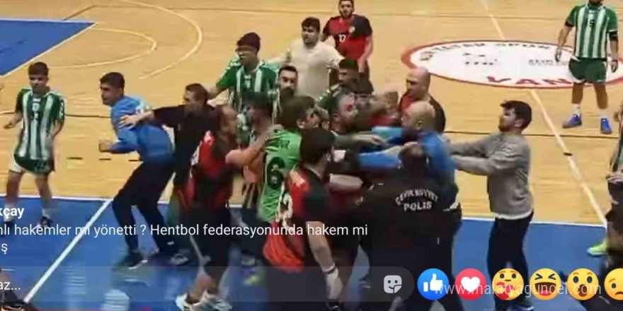 Van Erek Beşyıldız ile Bafraspor hentbol maçı boks maçına dönüştü