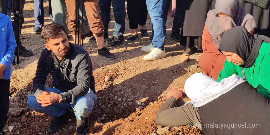 Van Gölü kıyısında cesedi bulunan Rojin, Diyarbakır’da defnedildi