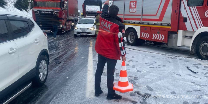 Van kurtarma ekibi, Bolu Tüneli’ndeki kazaya müdahale etti