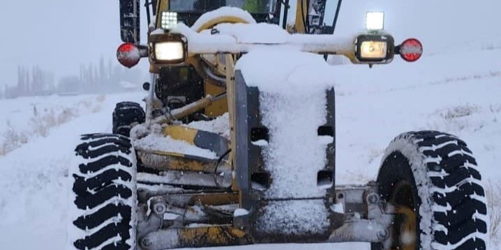 Van’da 420 yerleşim yerinin yolu ulaşıma kapandı