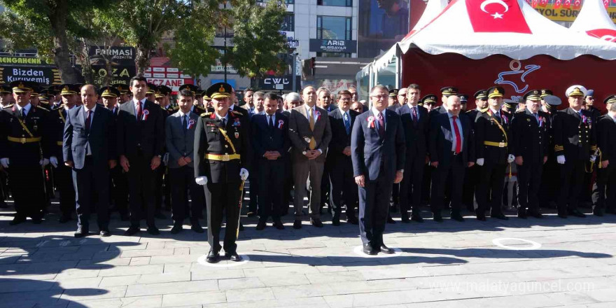 Van’da Cumhuriyet’in 101’inci yıl dönümü kutlamaları