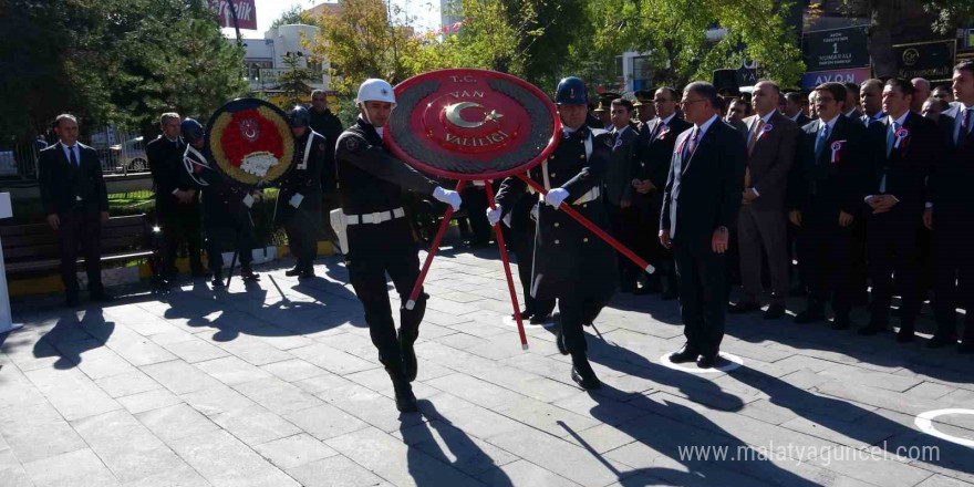 Van’da Cumhuriyet’in 101’inci yıl dönümü kutlamaları