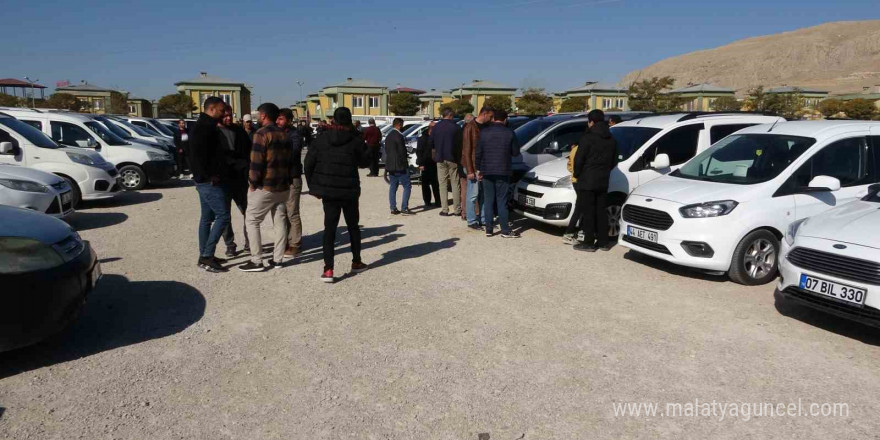 Van’da ikinci el oto pazarında düşük model araç fiyatları sabit kaldı