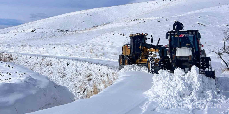 Van’da kapanan 420 yerleşim yolunun 280’i ulaşıma açıldı