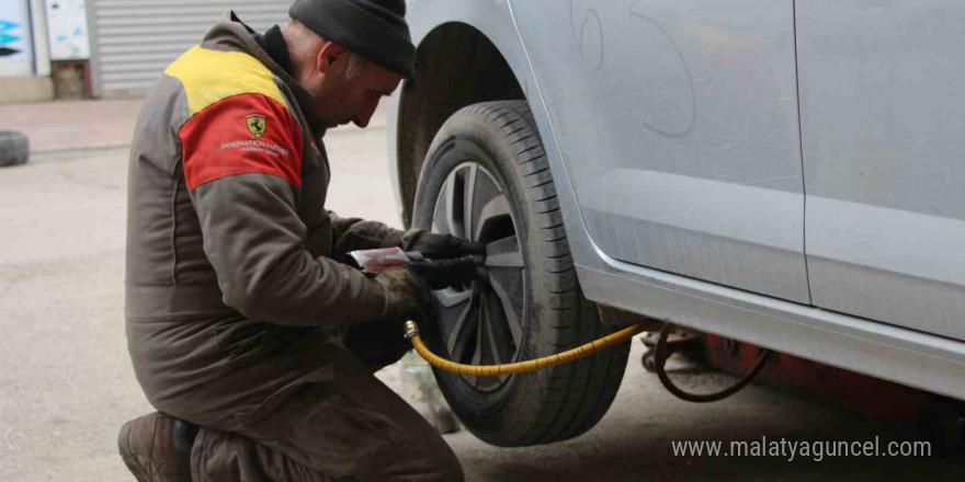 Van’daki oto lastikçilerde hareketlilik başladı