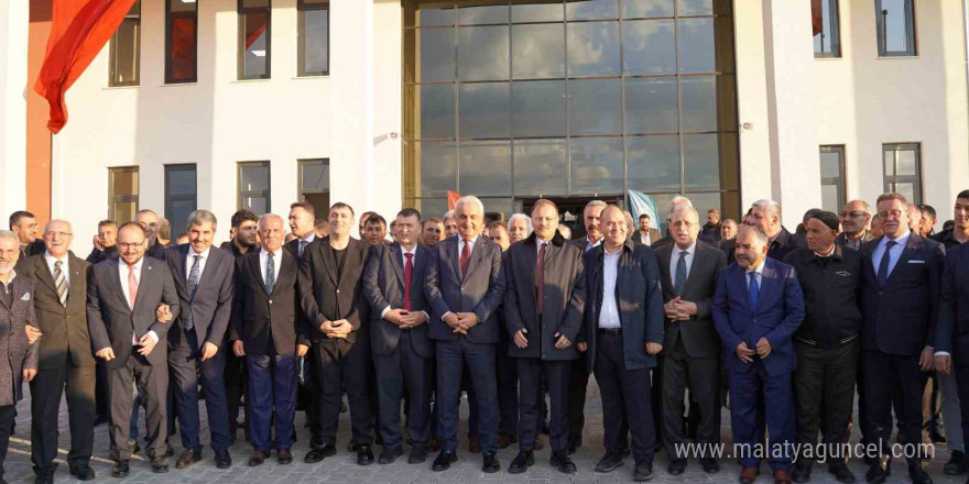 Varto’da yapımı tamamlanan meslek yüksekokulu törenle açıldı