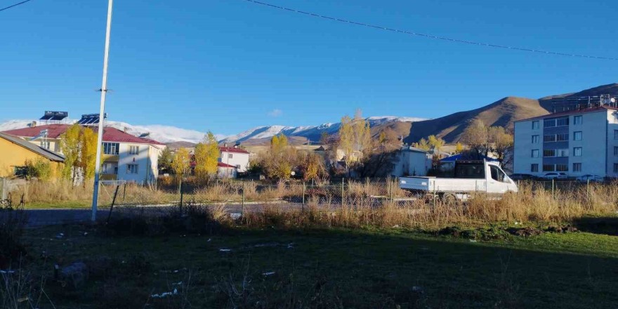 Varto’nun yüksek kesimlerine beklenen kar yağışı başladı