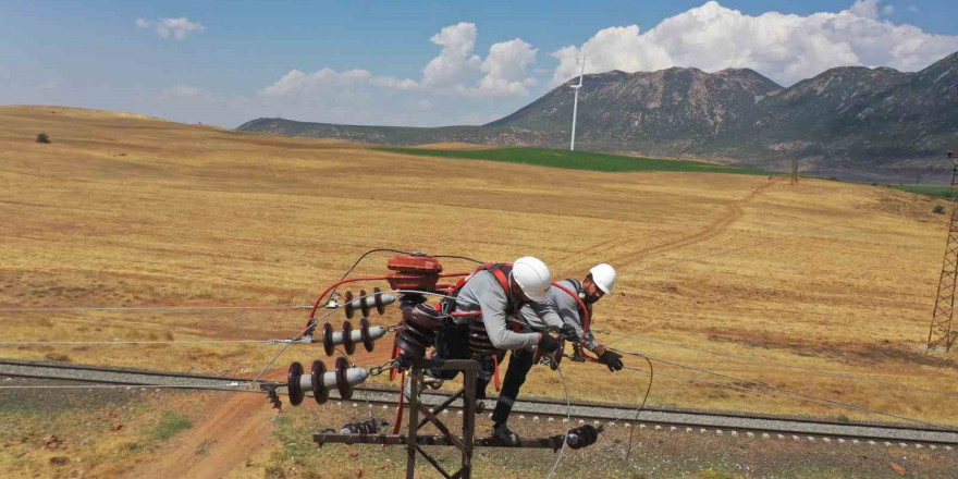 VEDAŞ, Bitlis’teki köy ve mezralarda çalışmalarını sürdürüyor