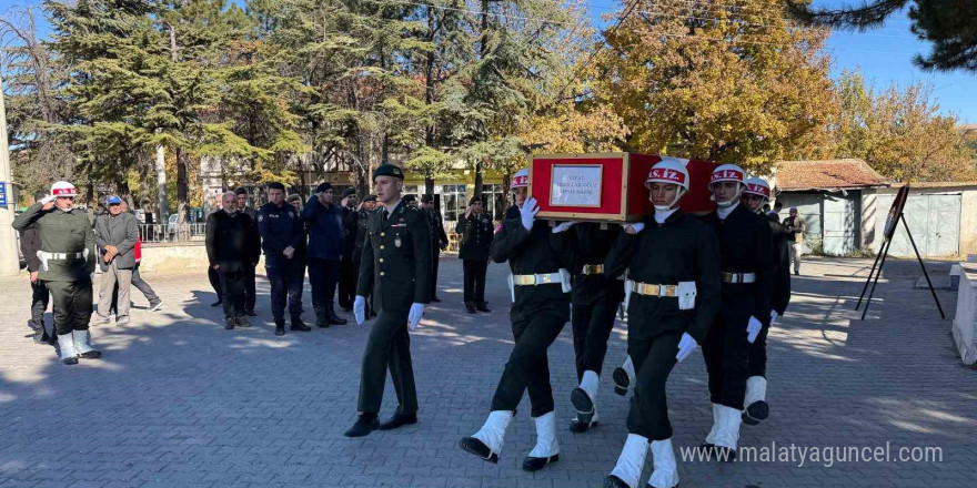 Vefat eden Kıbrıs gazisi son yolculuğuna uğurlandı