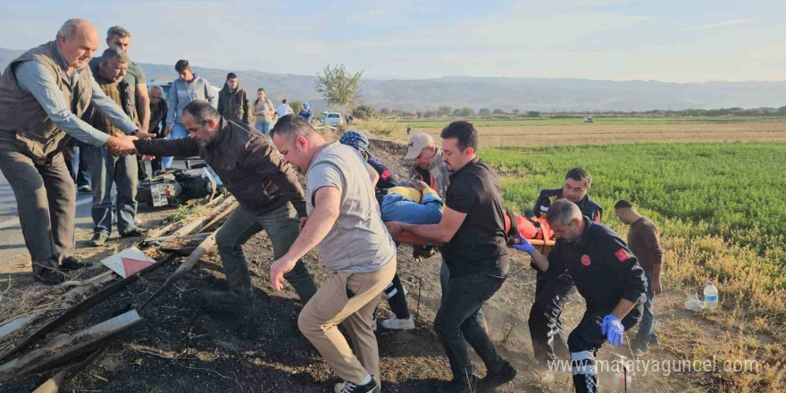 Viraja hızlı giren otomobil ve motosiklet ardı ardına kaza yaptı: 1 yaralı