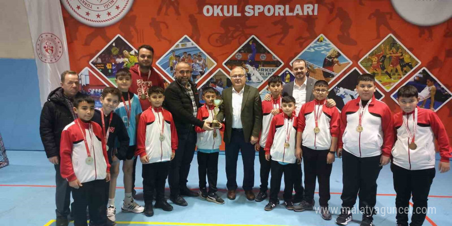 Voleybol Küçük Erkek Müsabakaları sona erdi