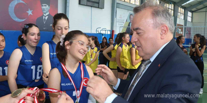 Voleybol şampiyonu oldular