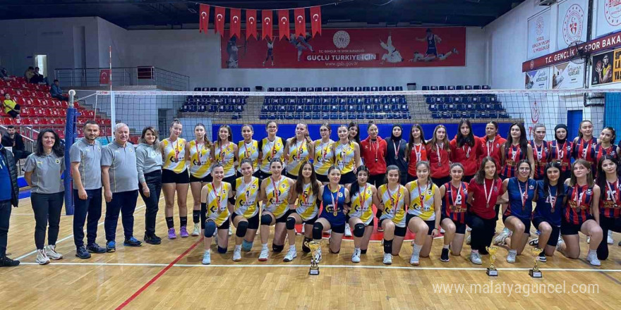 Voleybolda şampiyon Düzce 1907 Spor