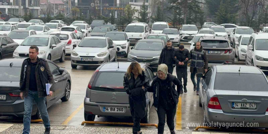 Yabancı uyruklu aileyi, 'Adınız terör örgütü ile ilişkilendirilmiş' diyerek 500 bin lira dolandırdılar