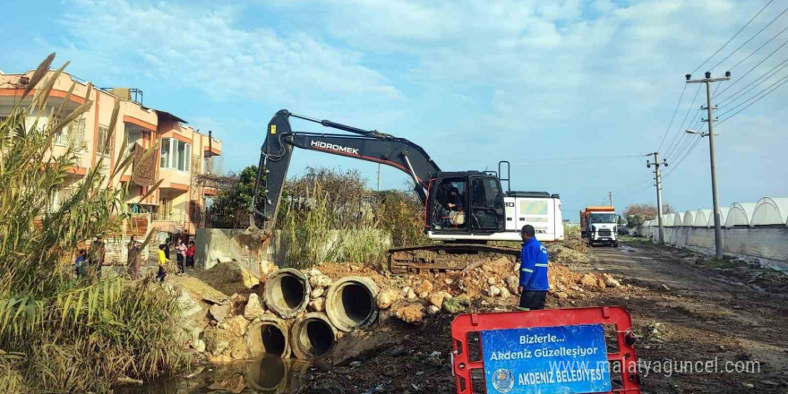 Yağışlar nedeniyle kullanılamaz hale gelen köprü yenilendi