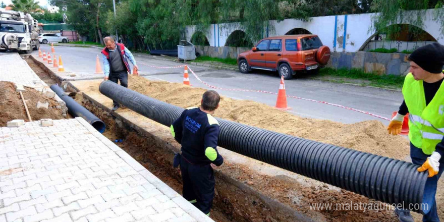 Yağmur suyu hattı çalışmaları devam ediyor