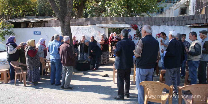 Yağmura hasret kalan Aydın’da mahalle sakinleri yağmur duası yaptı