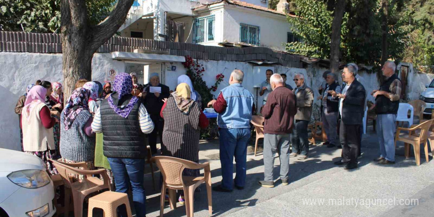 Yağmura hasret kalan Aydın’da mahalle sakinleri yağmur duası yaptı