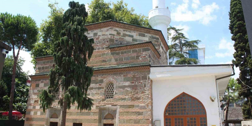 Yalı Cami, ilk günkü tarihi dokusuyla dimdik ayakta