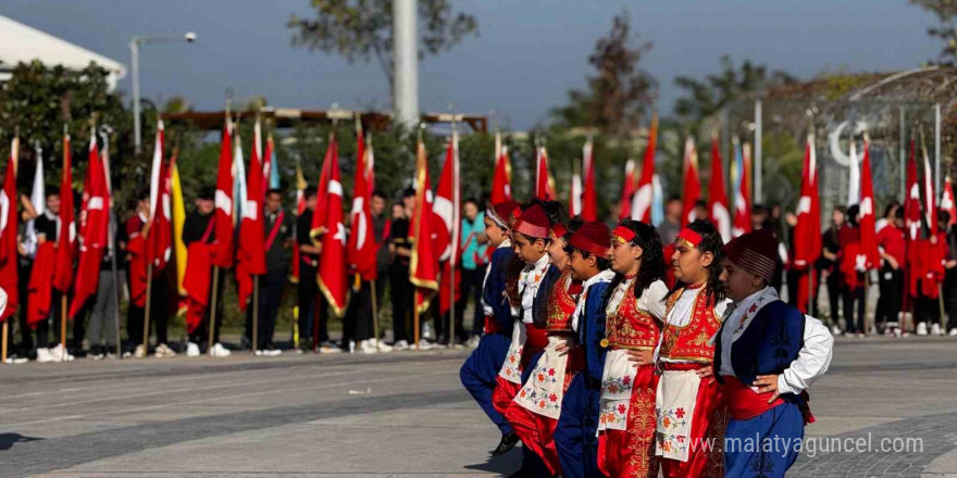 Yalova’da Cumhuriyet’in 101. yılı coşkuyla kutlandı