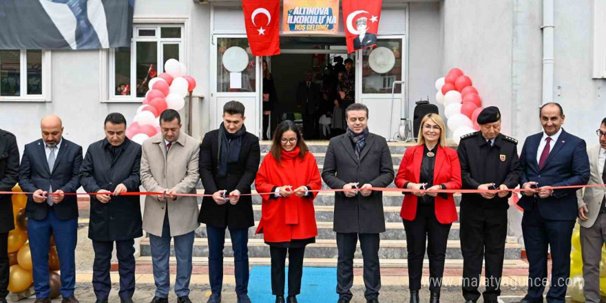 Yalova’da dönüşümleri yapılan 3 okulun açılışı yapıldı