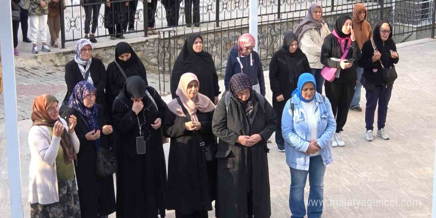 Yalova’da evinde çalışanları tarafından vahşice öldürülen girişimci kadın toprağa verildi