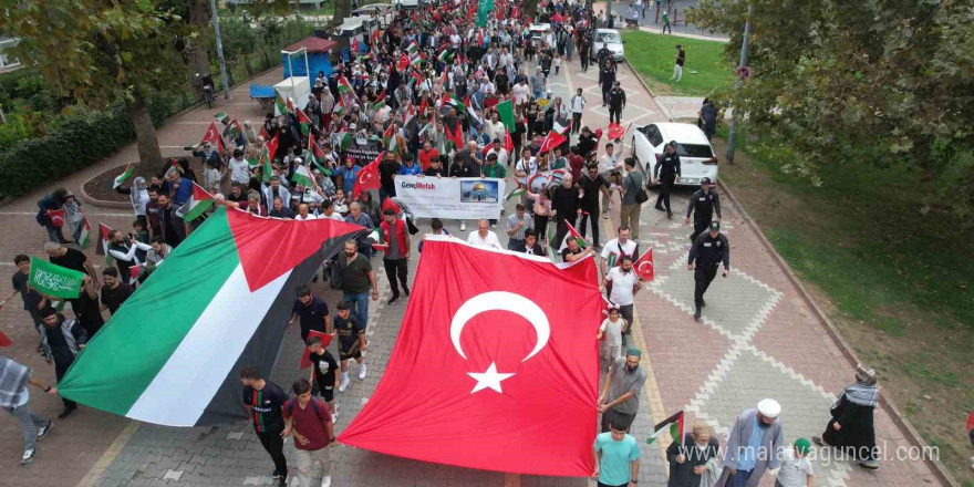 Yalova’da Gazze işgalinin 1. yıl dönümünde protesto yürüyüşü