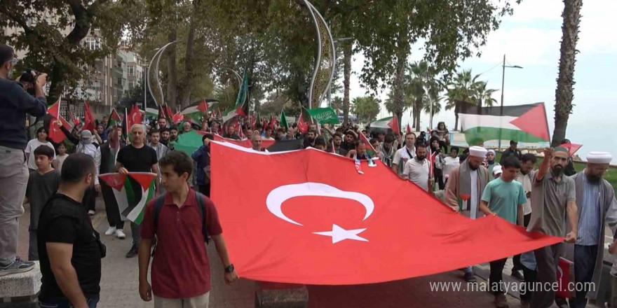 Yalova’da Gazze işgalinin 1. yıl dönümünde protesto yürüyüşü